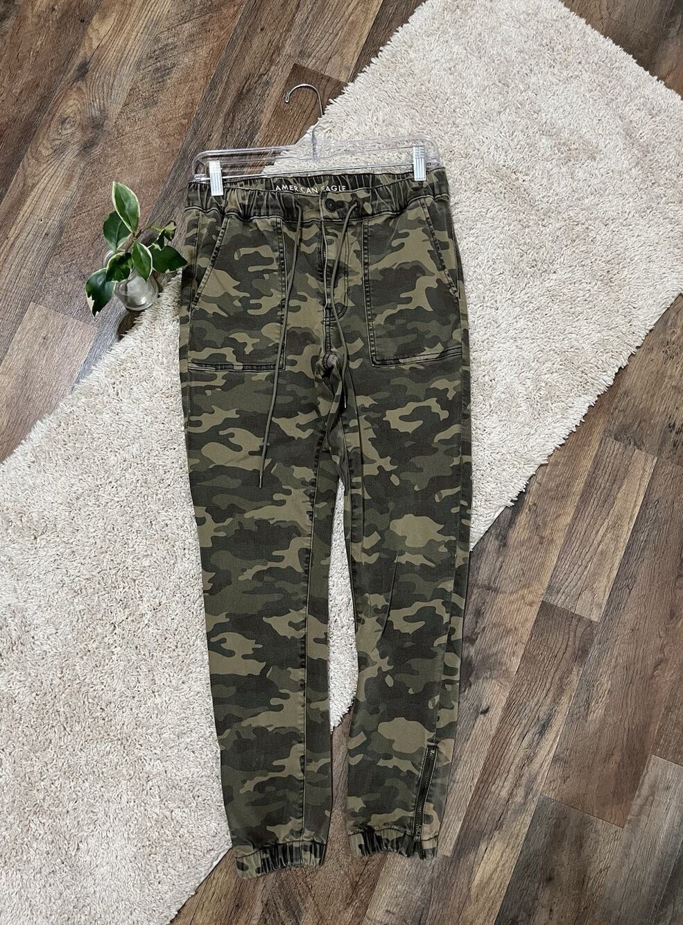 American Eagle Size 6 Camo High-Rise Zip Ankle Drawstring Jogger Jeans